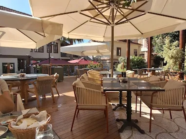 Belmondo Suites Old Town