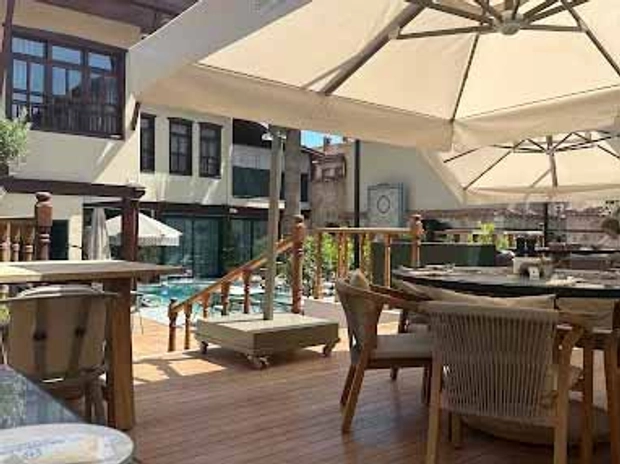 Belmondo Suites Old Town