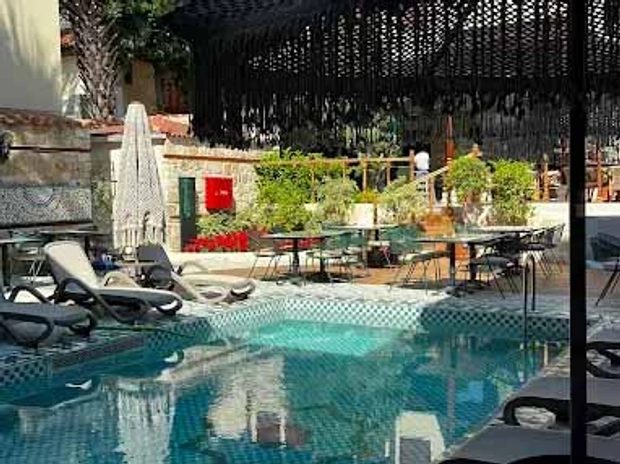 Belmondo Suites Old Town