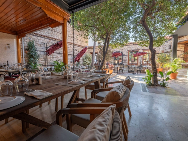 Belmondo Suites Old Town