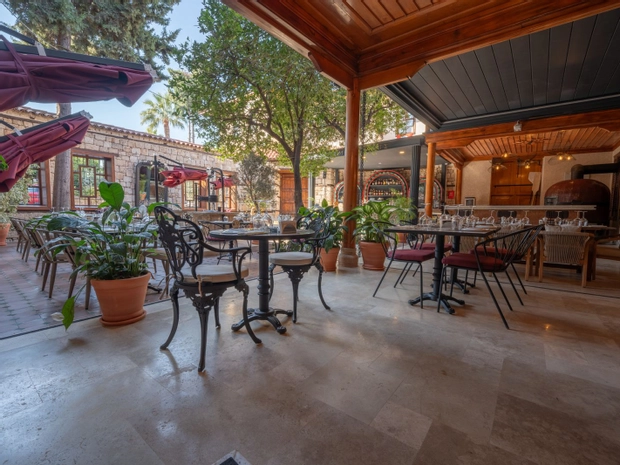 Belmondo Suites Old Town