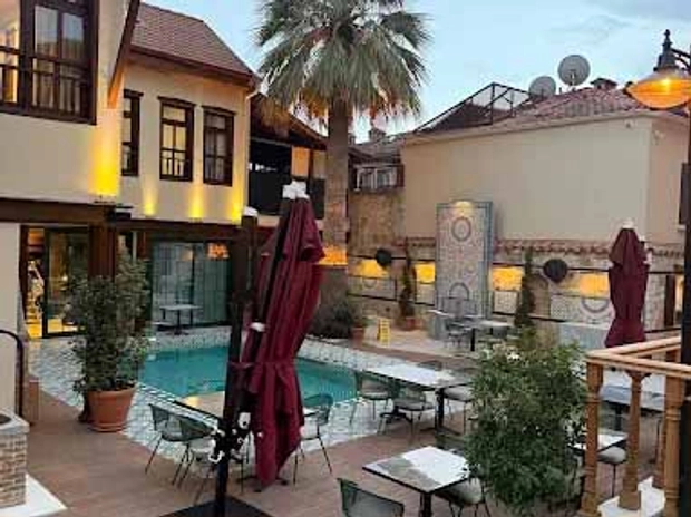 Belmondo Suites Old Town