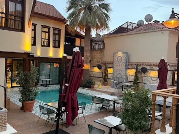 Belmondo Suites Old Town
