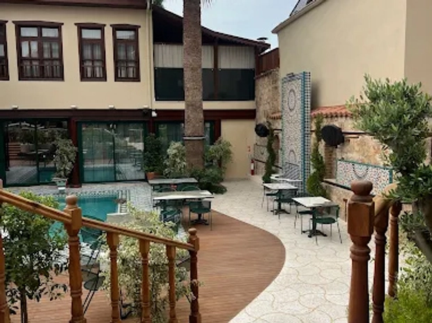 Belmondo Suites Old Town