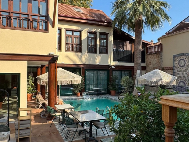 Belmondo Suites Old Town