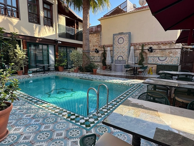 Belmondo Suites Old Town