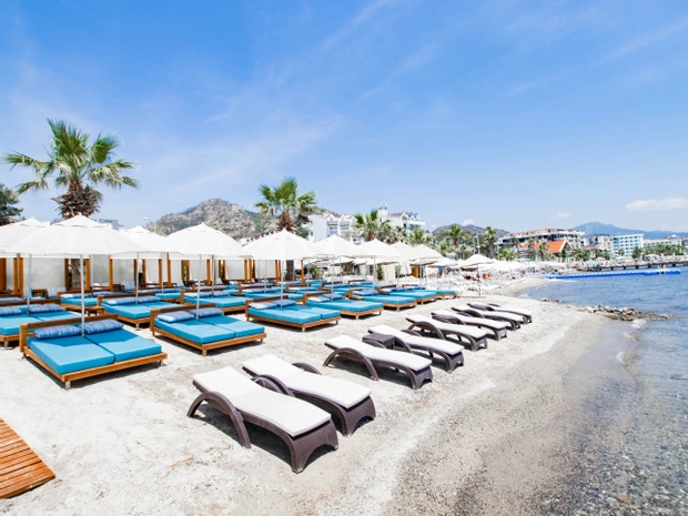 Class Unique Beach Hotel +13