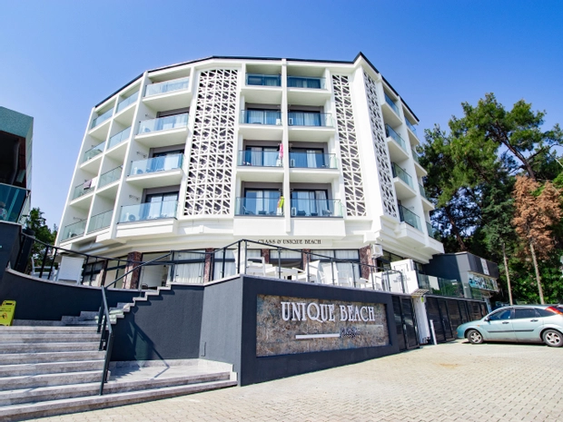 Class Unique Beach Hotel +13