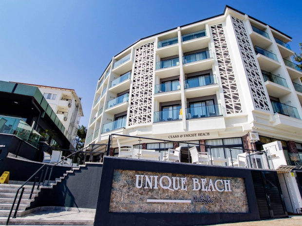 Class Unique Beach Hotel +13