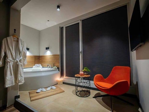 Discovery Hotel