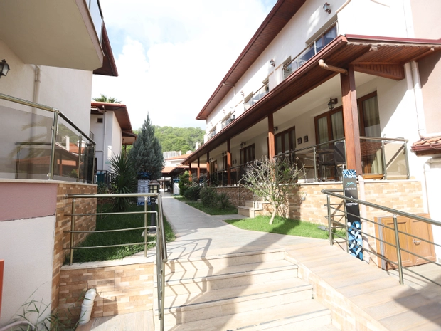 Dolphin Apart Hotel