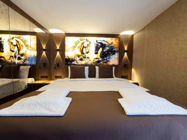 Duqqan Deluxe Hotel