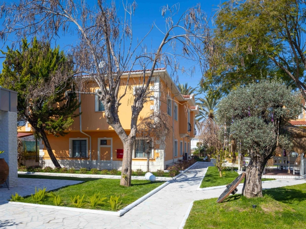 Ema Houses