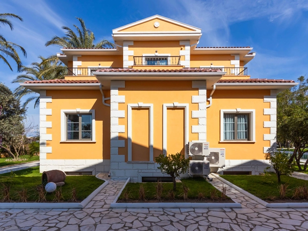 Ema Houses