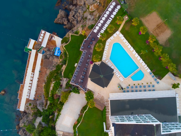 Falcon Hotel