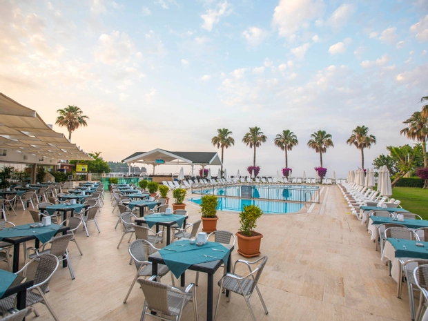 Falcon Hotel