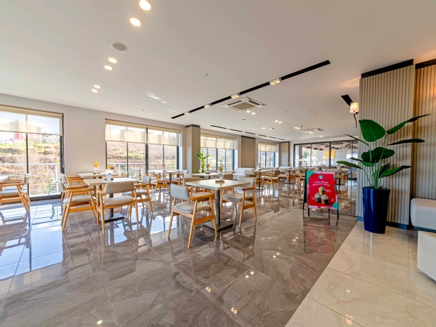 First Joy Hotel