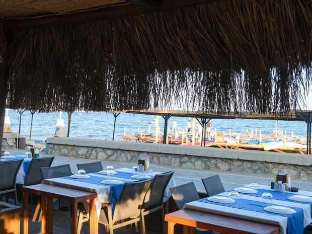 Gargaron Beach Hotel
