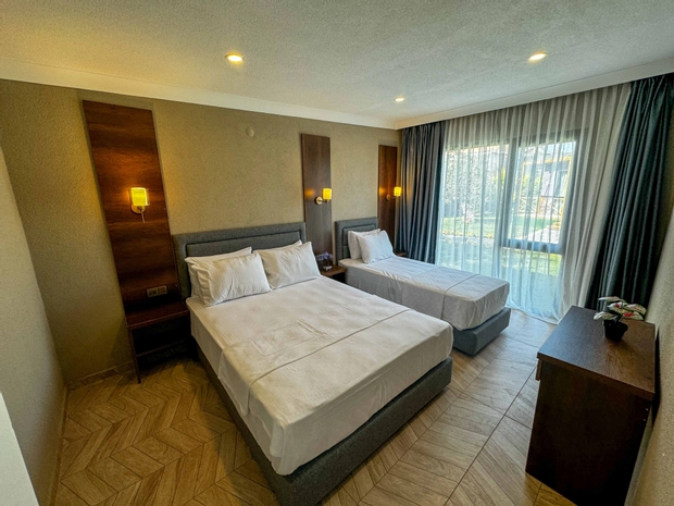 Gargaron Beach Hotel