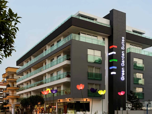 Green Garden Suit Hotel