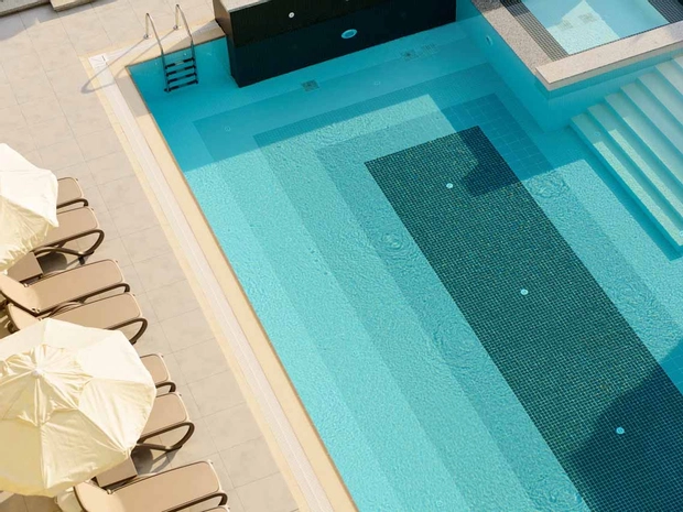 Green Garden Suit Hotel