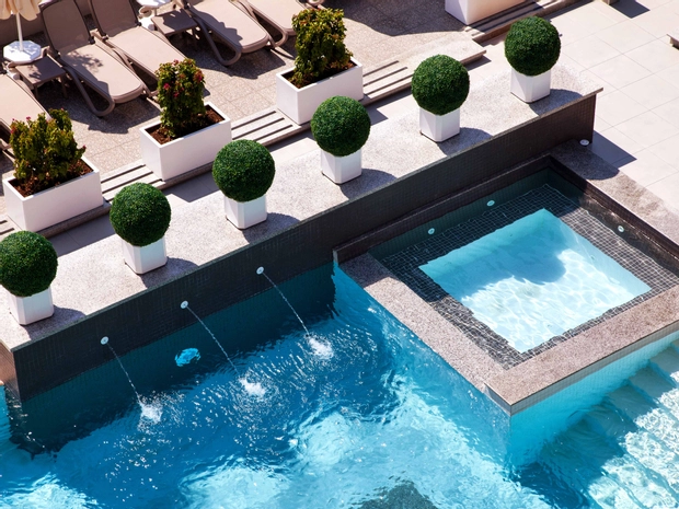 Green Garden Suit Hotel