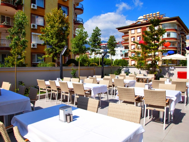 Green Garden Suit Hotel