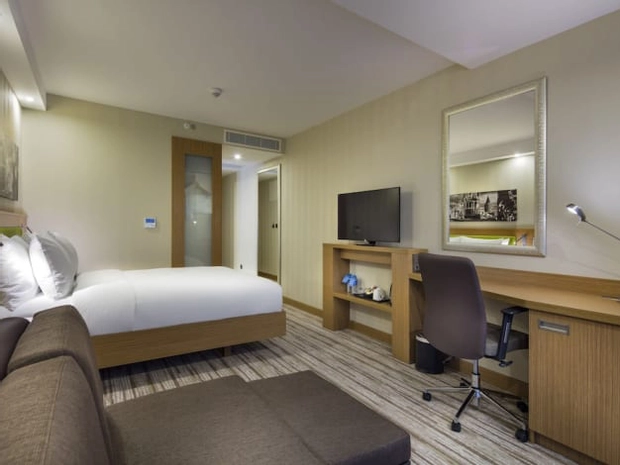 Queen Room & Sofa Bed