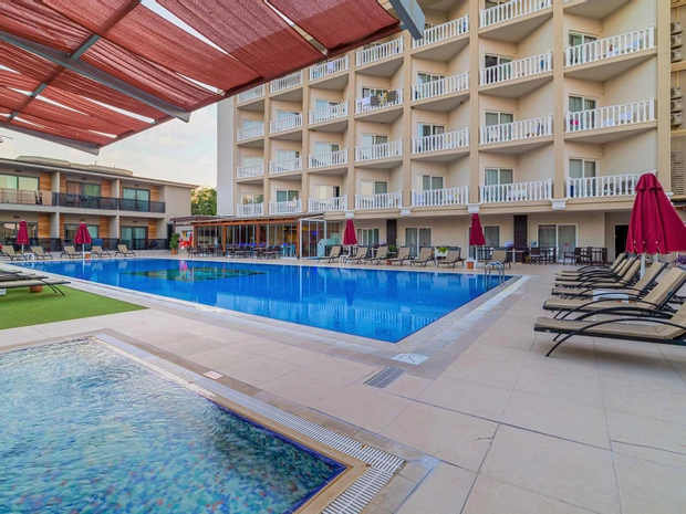 Justiniano Deluxe Resort