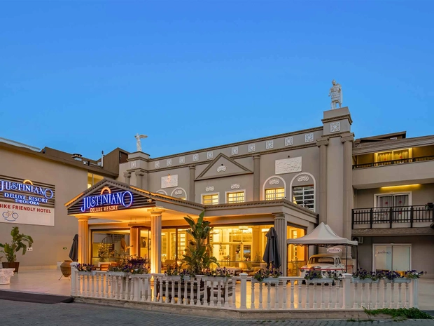Justiniano Deluxe Resort