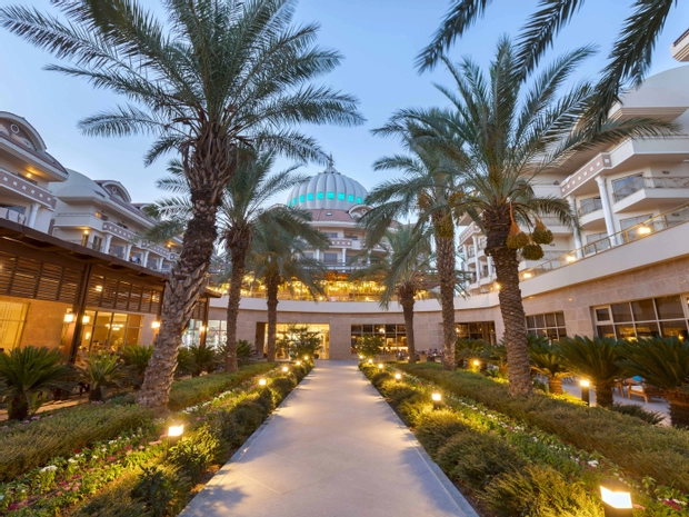 Kirman Belazur Resort & Spa