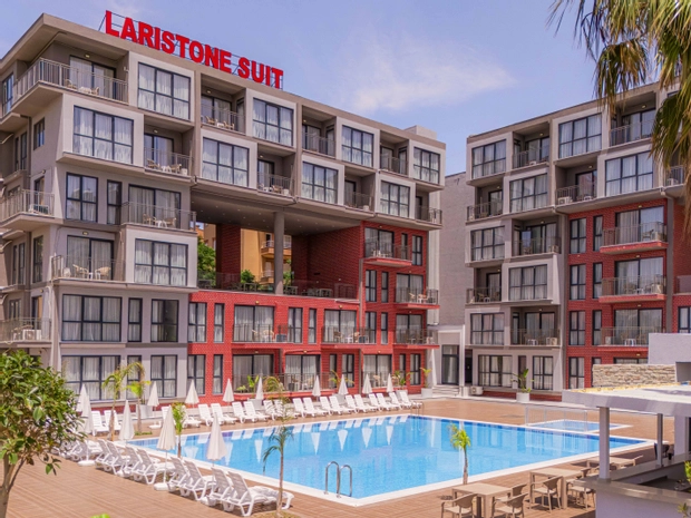 Laristone Suite & Spa Hotel