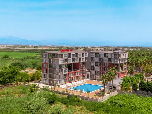 Laristone Suite & Spa Hotel