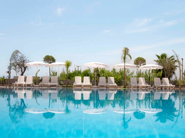 Laristone Suite & Spa Hotel