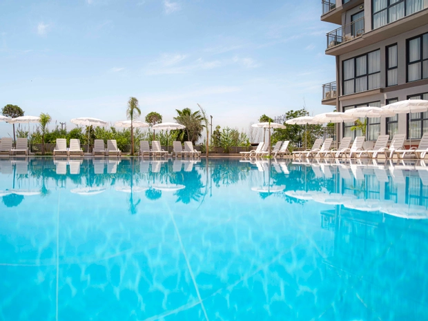 Laristone Suite & Spa Hotel