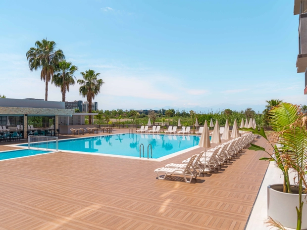Laristone Suite & Spa Hotel