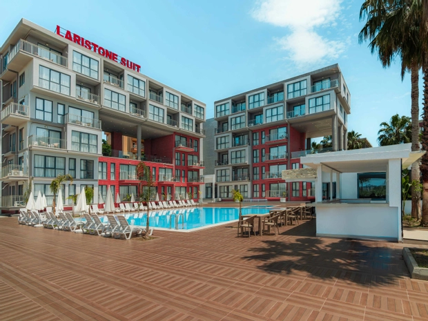 Laristone Suite & Spa Hotel