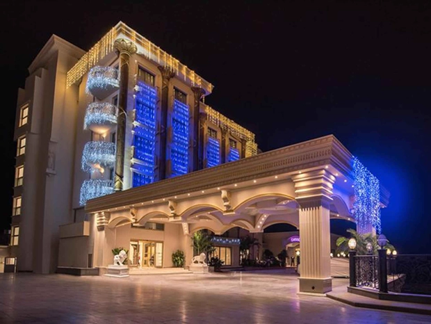 Les Ambassadeurs Hotel & Casino