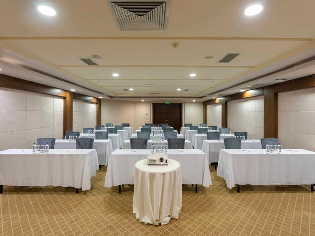 Limak Lara De Luxe Hotel & Resort