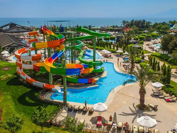 Limak Lara De Luxe Hotel & Resort