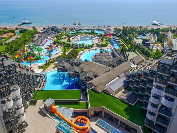Limak Lara De Luxe Hotel & Resort