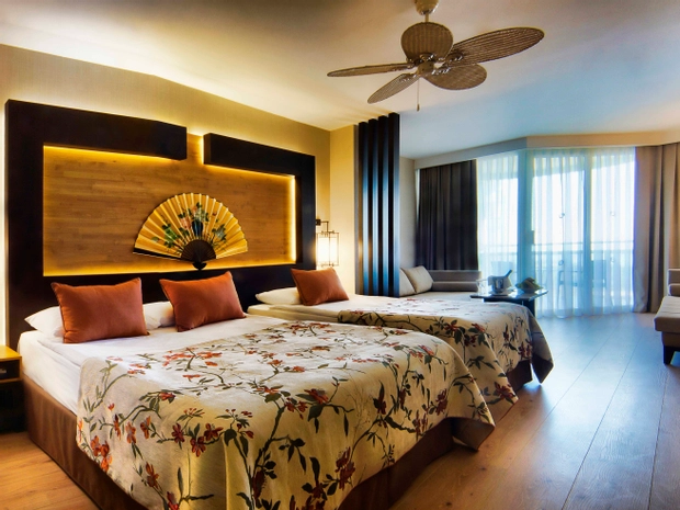 Limak Lara De Luxe Hotel & Resort