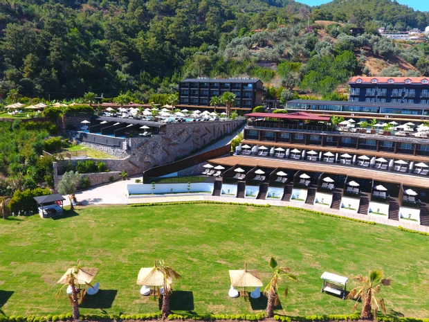 Manas Park Deluxe Hotel