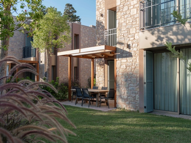 Mimosa Mansions
