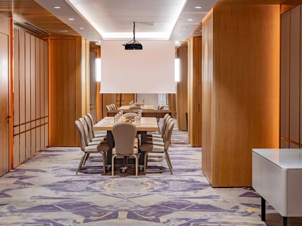 Mövenpick Hotel İstanbul Bosphorus