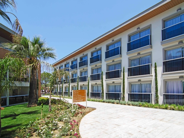 Palm Wings Beach Resort & Spa Kuşadası