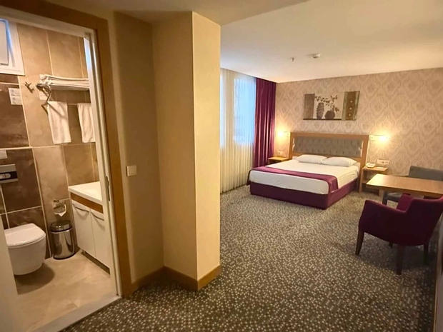 Pelora Hotel