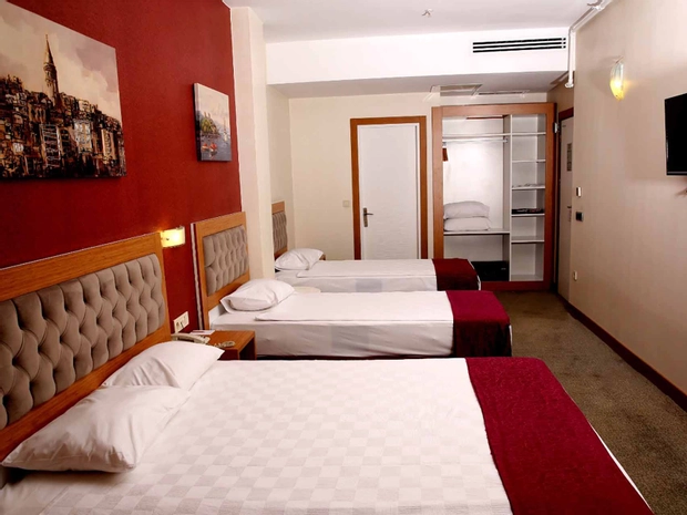Pelora Hotel