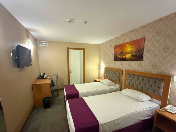 Pelora Hotel