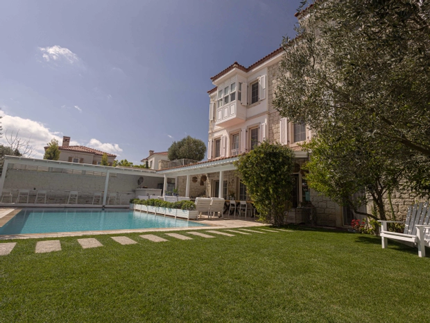 Peremere Alaçatı Otel